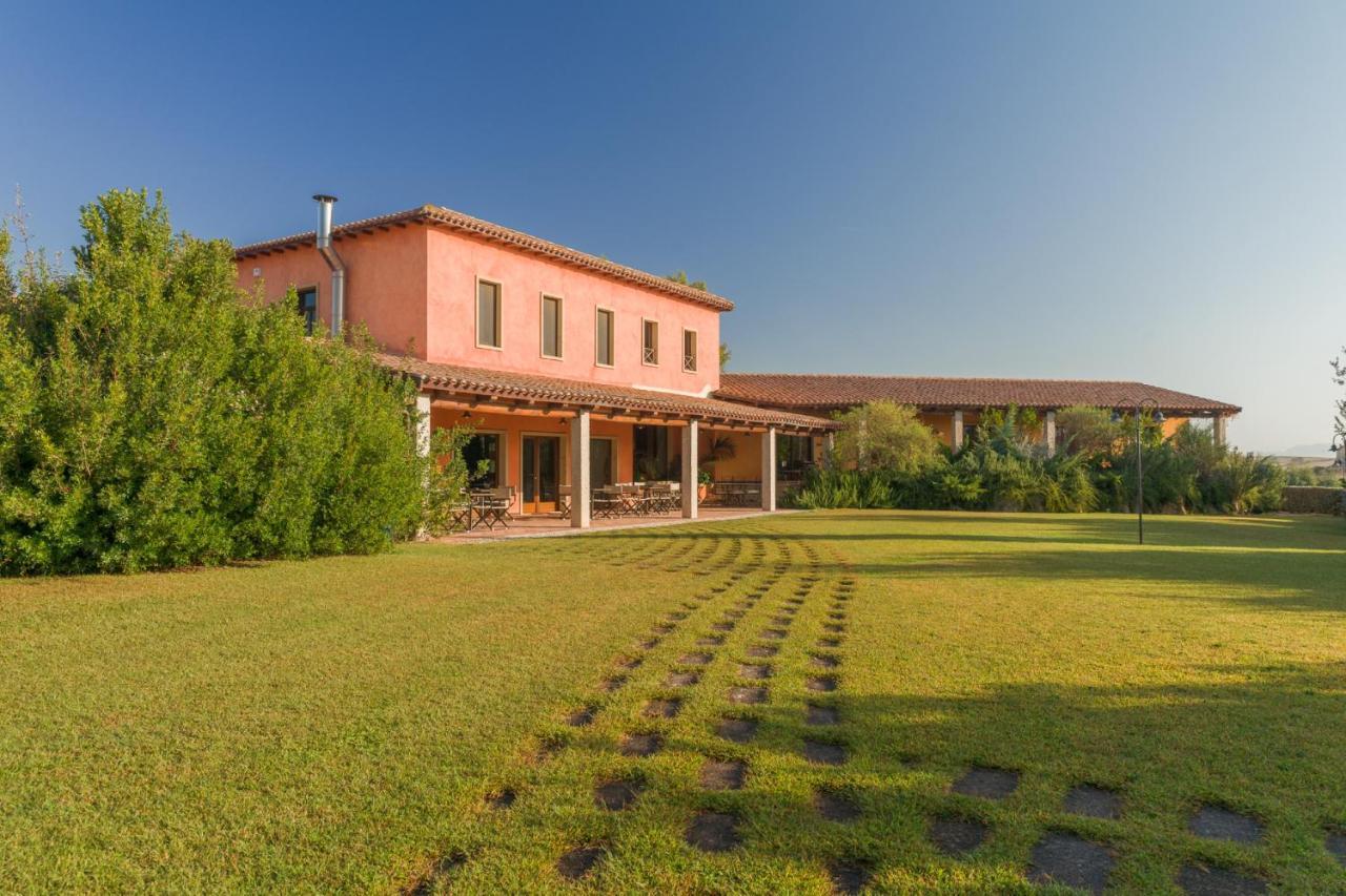 Janas Country Hotel Mores